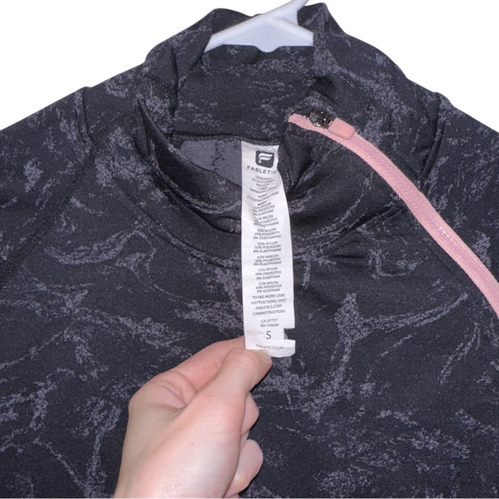NWOT Fabletics Amelie Seamless Long-Sleeved Pullover - Picture 4 of 7